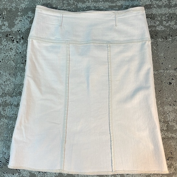 Serged stretchy casual skirt in light peachy pink large - Picture 10 of 12